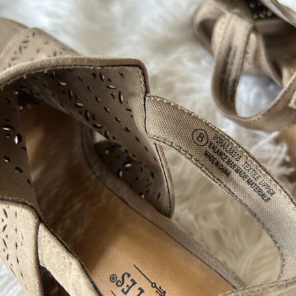 Seychelles Sandals Womens Size 8 Bora Laser Cut Block Heel Taupe - Picture 5 of 6